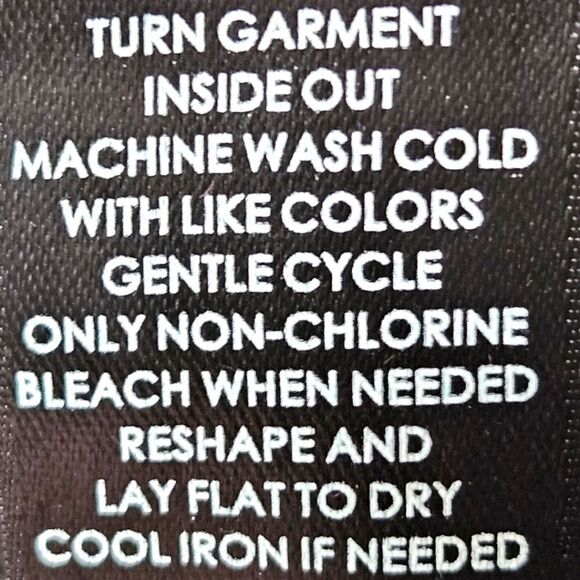 TORRID LOVESICK Plus Size Warm Crew Neck Skull Heart Graphic Sweater 3X - Picture 14 of 16